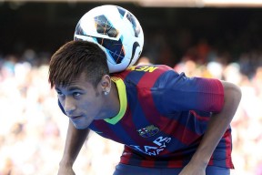 FIFA世界杯亚洲区预选赛-字母哥vs西亚卡姆，巅峰对决激战DWG，爆冷胜负难料！